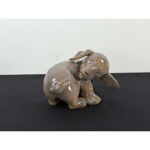 20TH CENTURY ANTIQUE PORCELAIN FIGURINE STATUE HAND PAINTED TAXA DOG COPENHAGEN